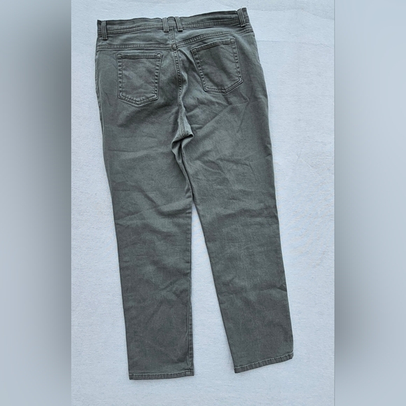 Gloria Vanderbilt Sage Straight Leg Jeans - Picture 2 of 4